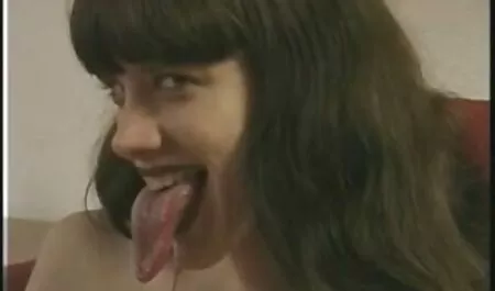Nissa si scopa le dita la sua calda figa video porno gratis in streaming bagnata