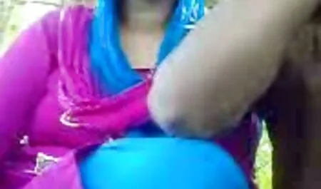 Hot film adulti streaming Jana gioca con la sua bella rosa