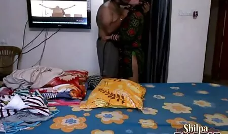Allattamento al seno video porno streaming gratis e prendendo un grosso cazzo nella sua figa (btcp13690)