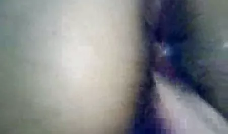 Yurika Momose adora quando il padrone film hard streaming gratis di casa la scopa