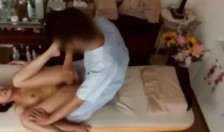 ama quando il suo stretto vagina streaming gratis porno è pompato duro