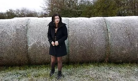 Grande culo Samoano gioca con il suo dildo giocattolo da 8,5 pollici film in streaming gratis hard