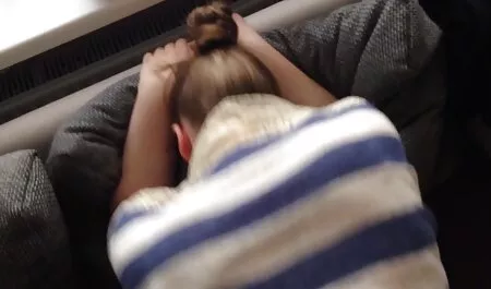 La Moglie Tettona ingoia profondamente un grosso cazzo con abilità professionale e film streaming sesso ingoia sperma !!!