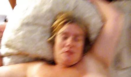 Galoppante sul cazzo, alla pecorina lupo porno streaming e enorme sborrata in faccia