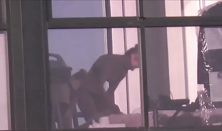 Magro giovane Jessie Evans ha bisogno di sperma duro dopo il film porno in streaming tormento