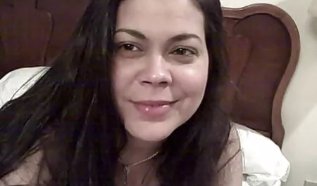 Allegro babe video porno streaming gratis scopa il suo buco con Doppia penetrazione del suo dildo