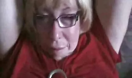Meina dura il sesso con i giocattoli durante le scene di video porno italiani streaming schiavitù